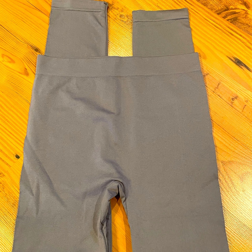 Slinky leggings. NWOT. Size Medium